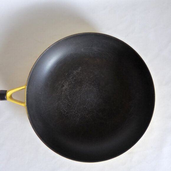 VINTAGE 11” SKILLET WATERFORD IRELAND COLORCAST YELLOW ENAMEL CAST IRON SKILLET - Picture 4 of 15